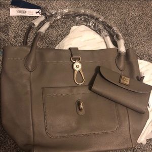 Dooney and bourke bag